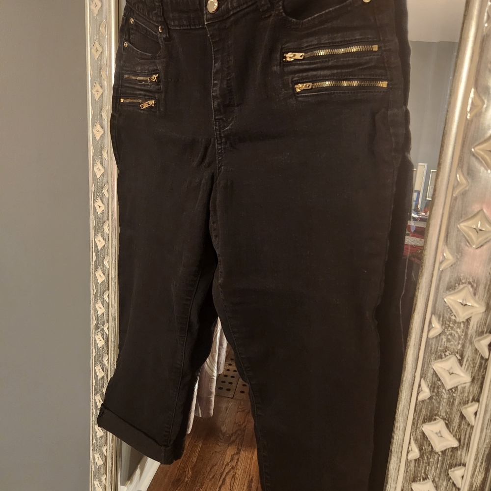 Black Jennifer Lopez Capris
